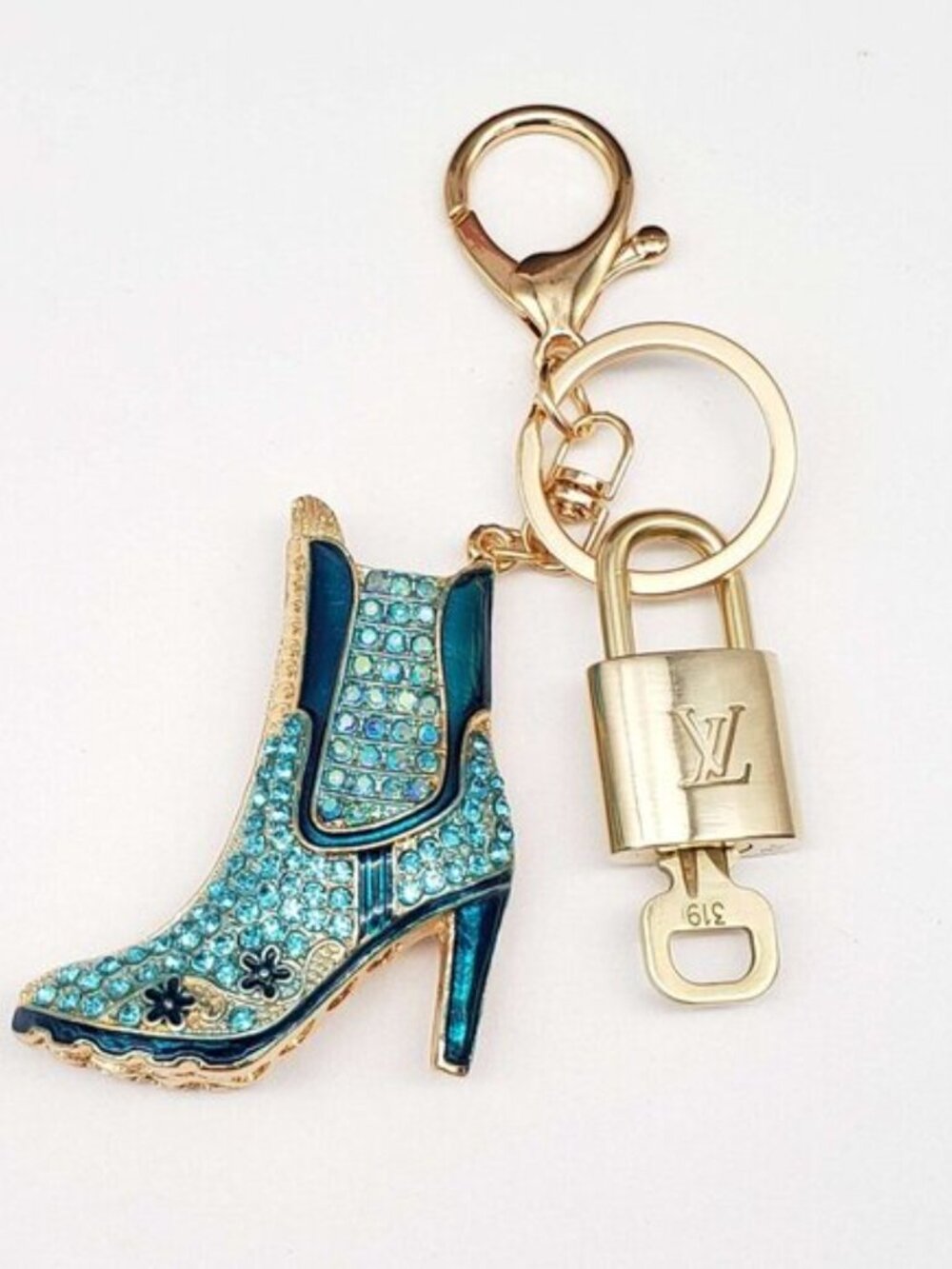 Louis Vuitton Gold Padlock 🔒 Key Set Authentic LV +Unbranded Shoe BootsKeychain - Picture 7 of 11